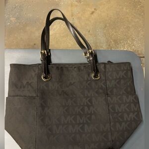 Micheal kors black purse